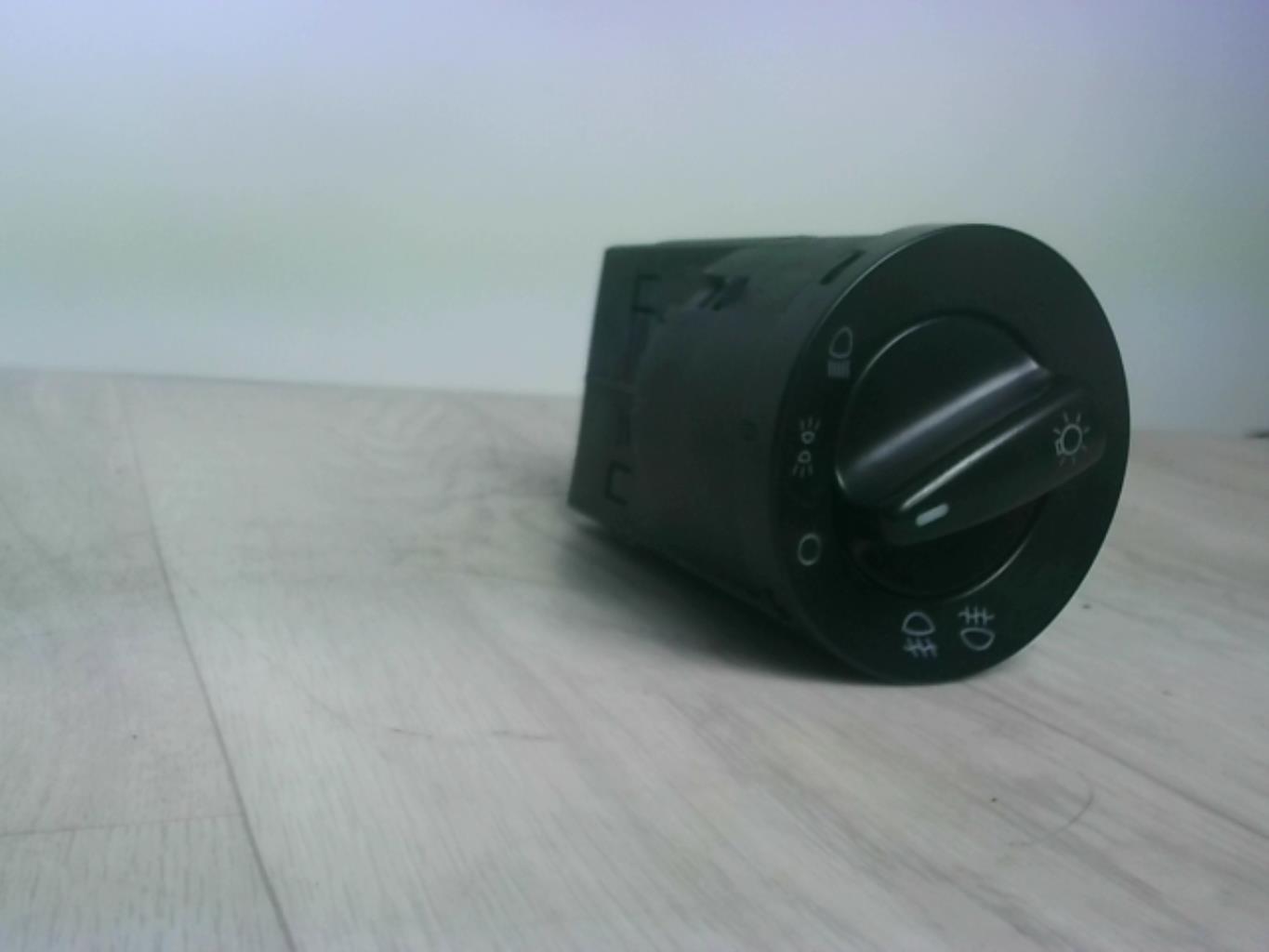 Commande de phare VOLKSWAGEN POLO 3 PHASE 2 Essence - 1