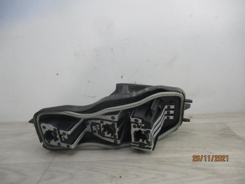 Base portalampade fanale posteriore sinistro RENAULT SCENIC 2 PHASE 2 Diésel - 1