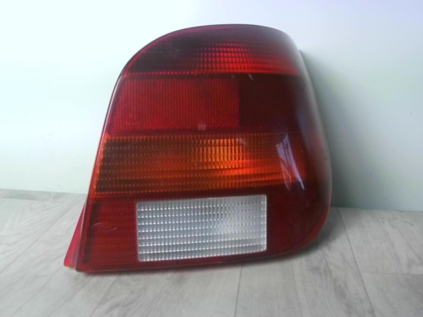 Fanale posteriore principale destro (luci) FORD FIESTA 3 PHASE 1 Gasolina - 1