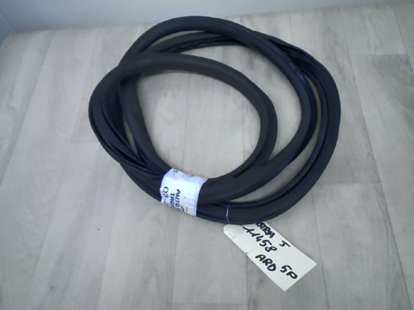 Guarnizione sportello posteriore destro OPEL ASTRA J PHASE 1 Diésel - 1