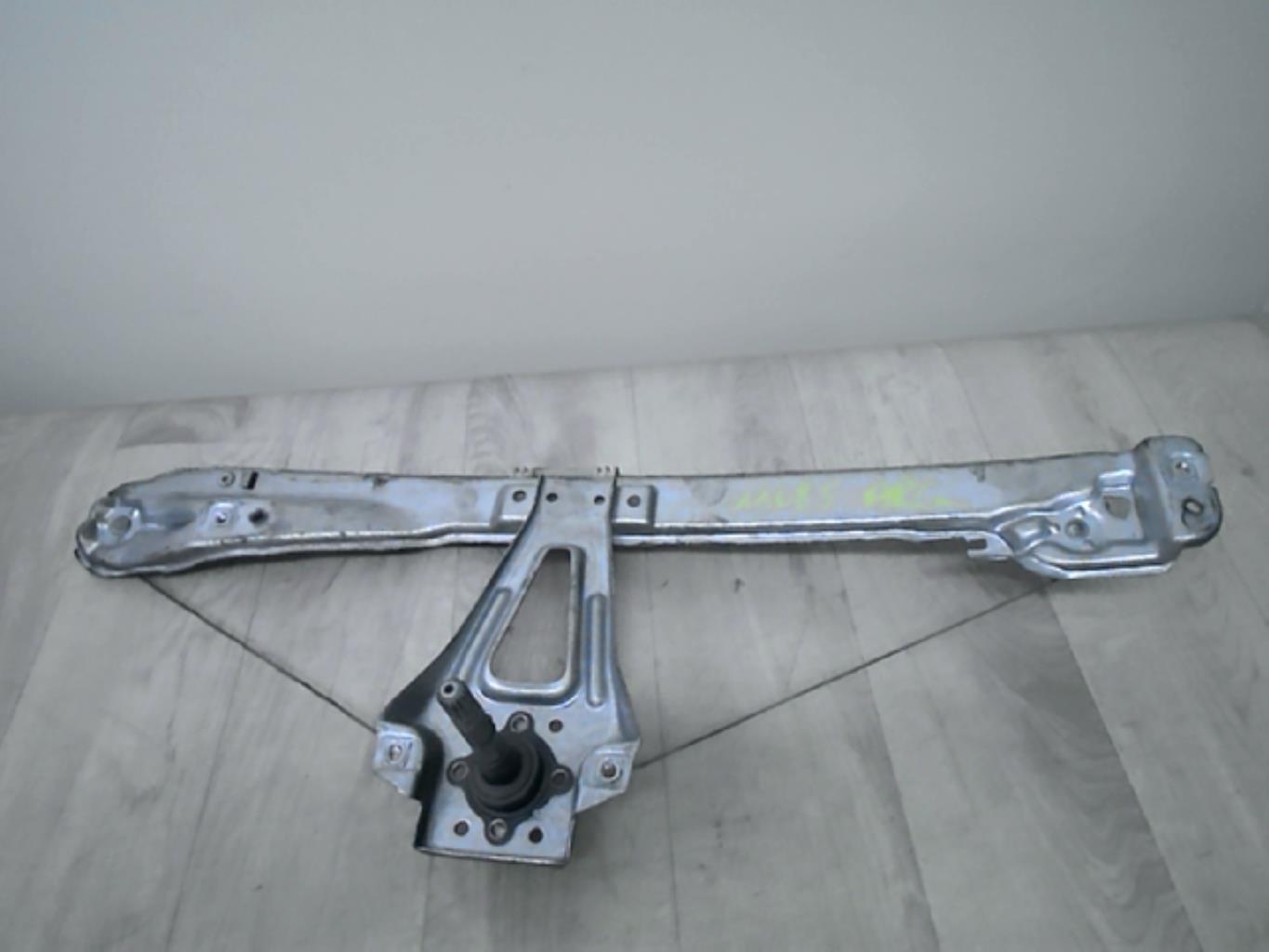 Alzacristalli manuale posteriore sinistro RENAULT CLIO 3 PHASE 1 Diésel - 1