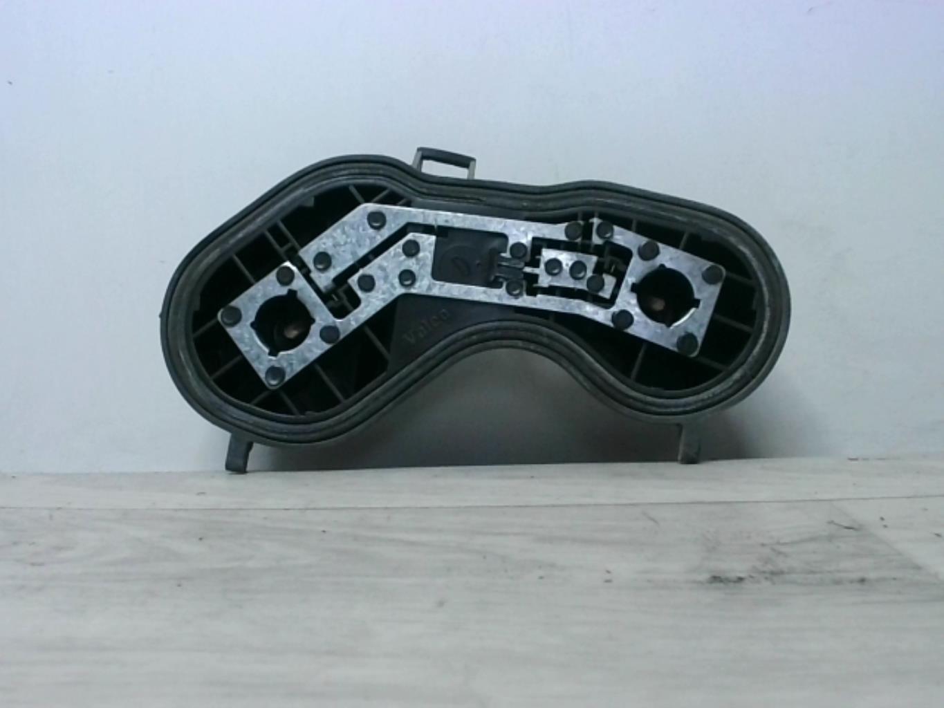 Base portalampade fanale posteriore destro RENAULT MEGANE 2 PHASE 1  - 1