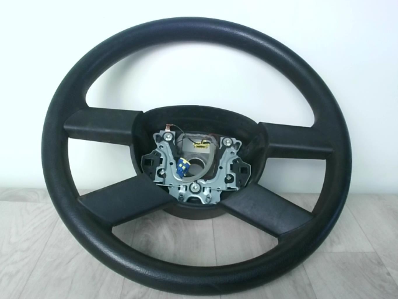 Volant VOLKSWAGEN FOX Essence - 1