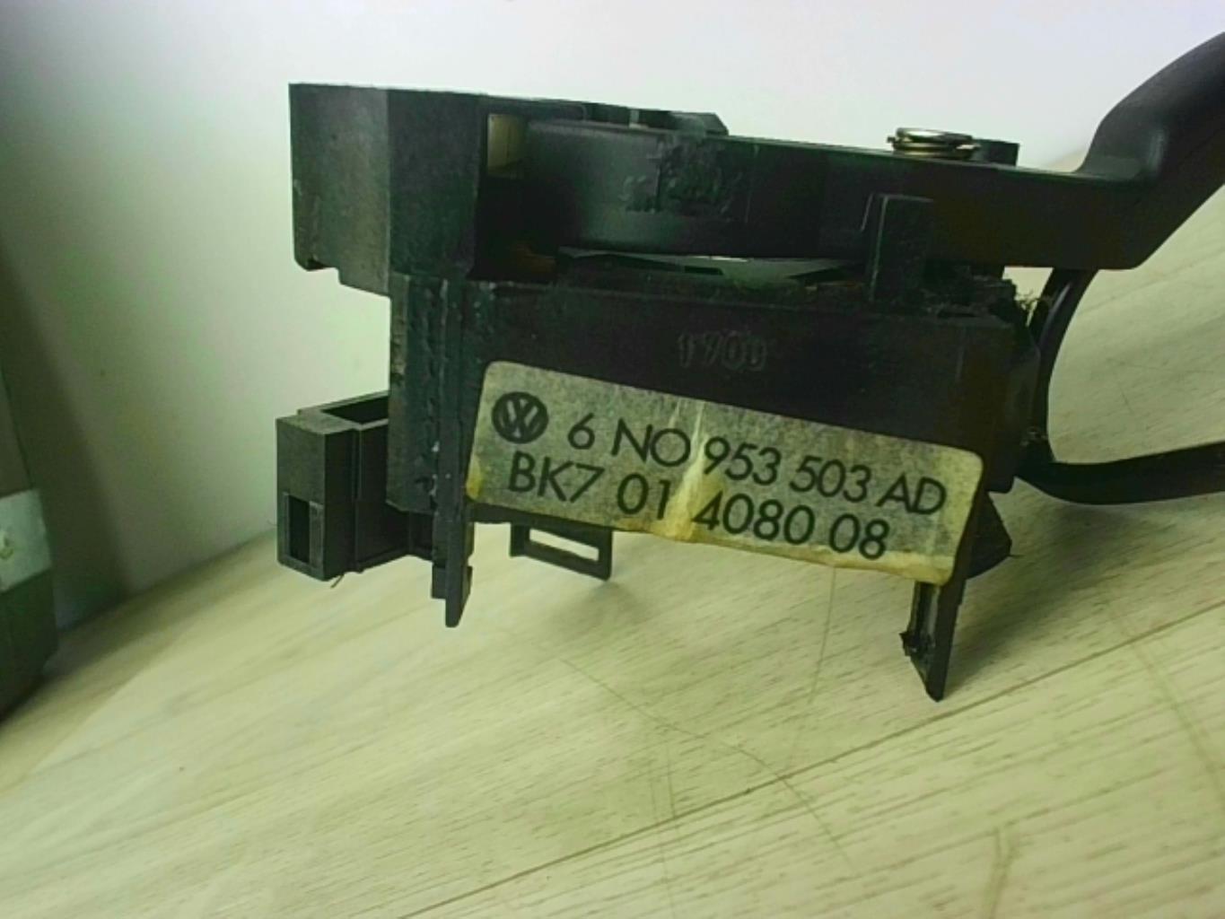 Commodo d'essuie glaces VOLKSWAGEN POLO 3 PHASE 2 Essence - 1