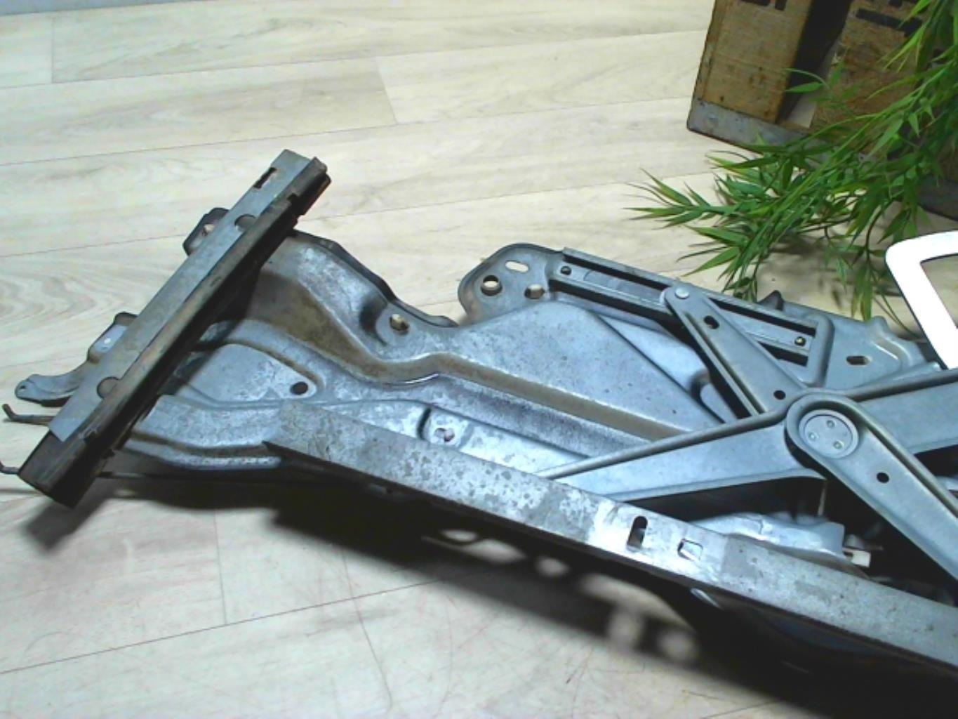 Alzacristalli manuale posteriore sinistro RENAULT LAGUNA 1 PHASE 1 Gasolina - 1