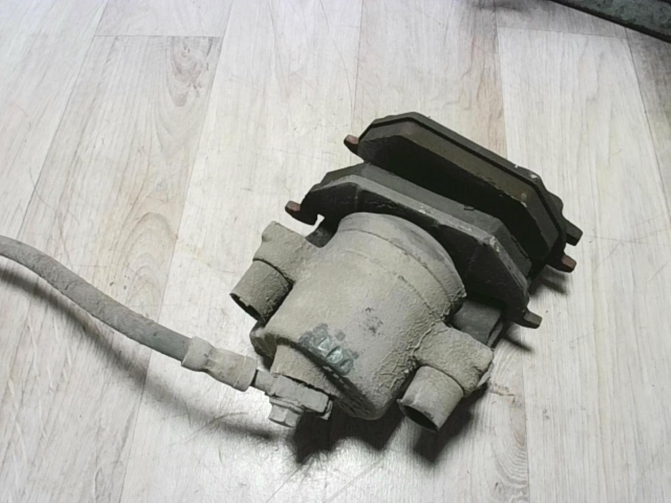 Pinza freni anteriore destra SKODA OCTAVIA 2 PHASE 1 Diésel - 1