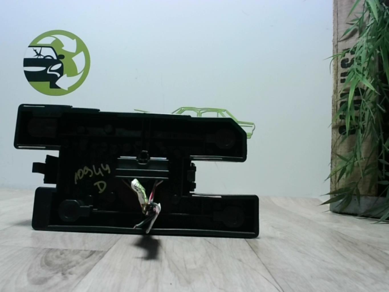 Base portalampade fanale posteriore destro RENAULT CLIO 1 PHASE 3  - 1