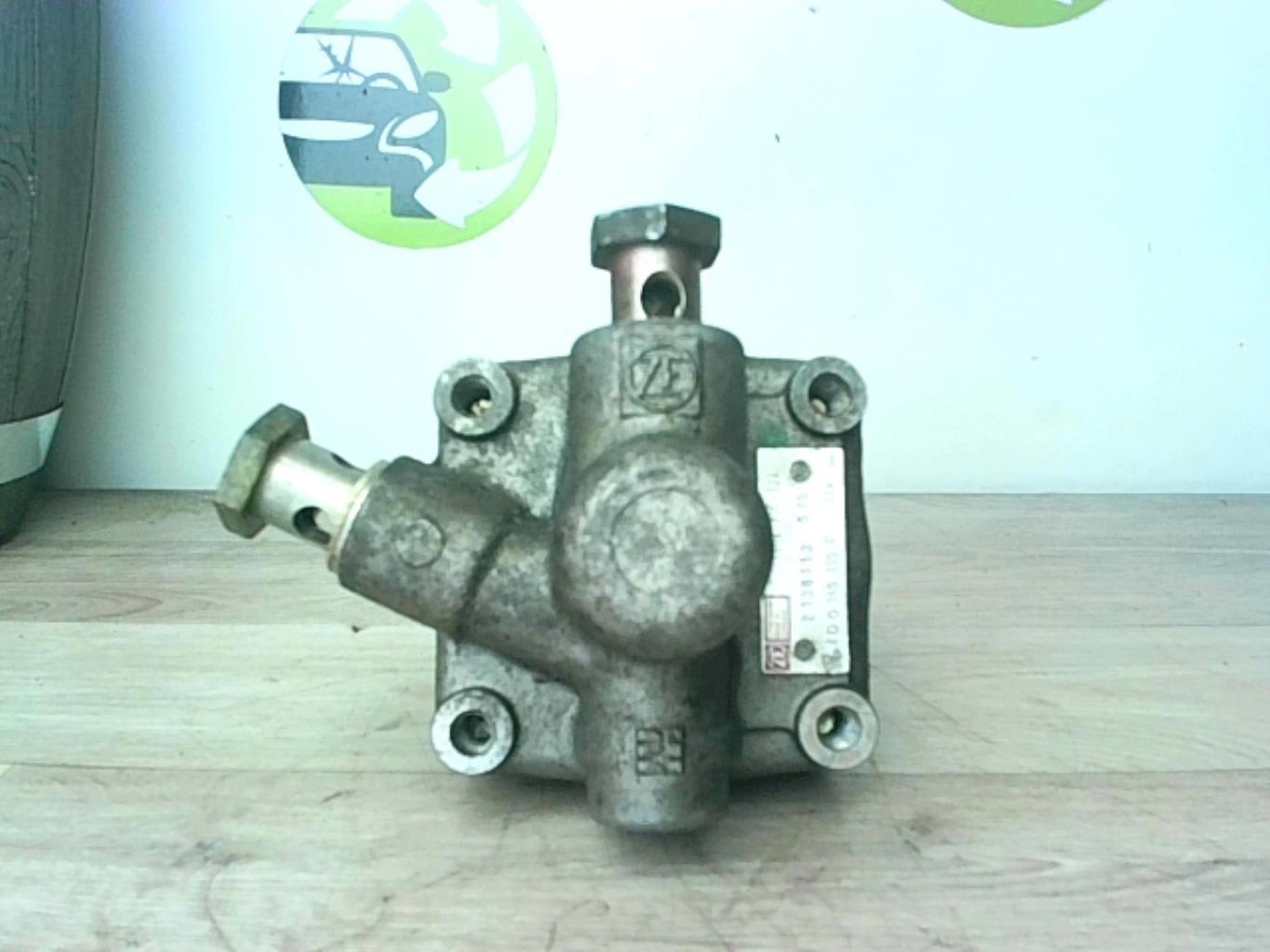 Pompe de direction AUDI A6 2  - 1