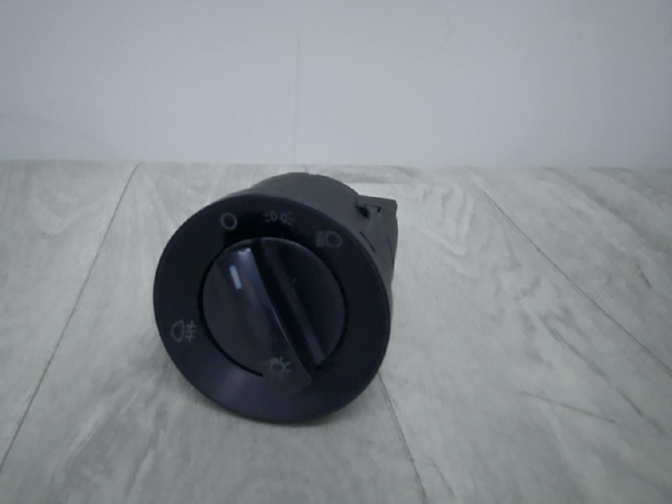 Commande de phare VOLKSWAGEN POLO 4 PHASE 2 Diesel - 1