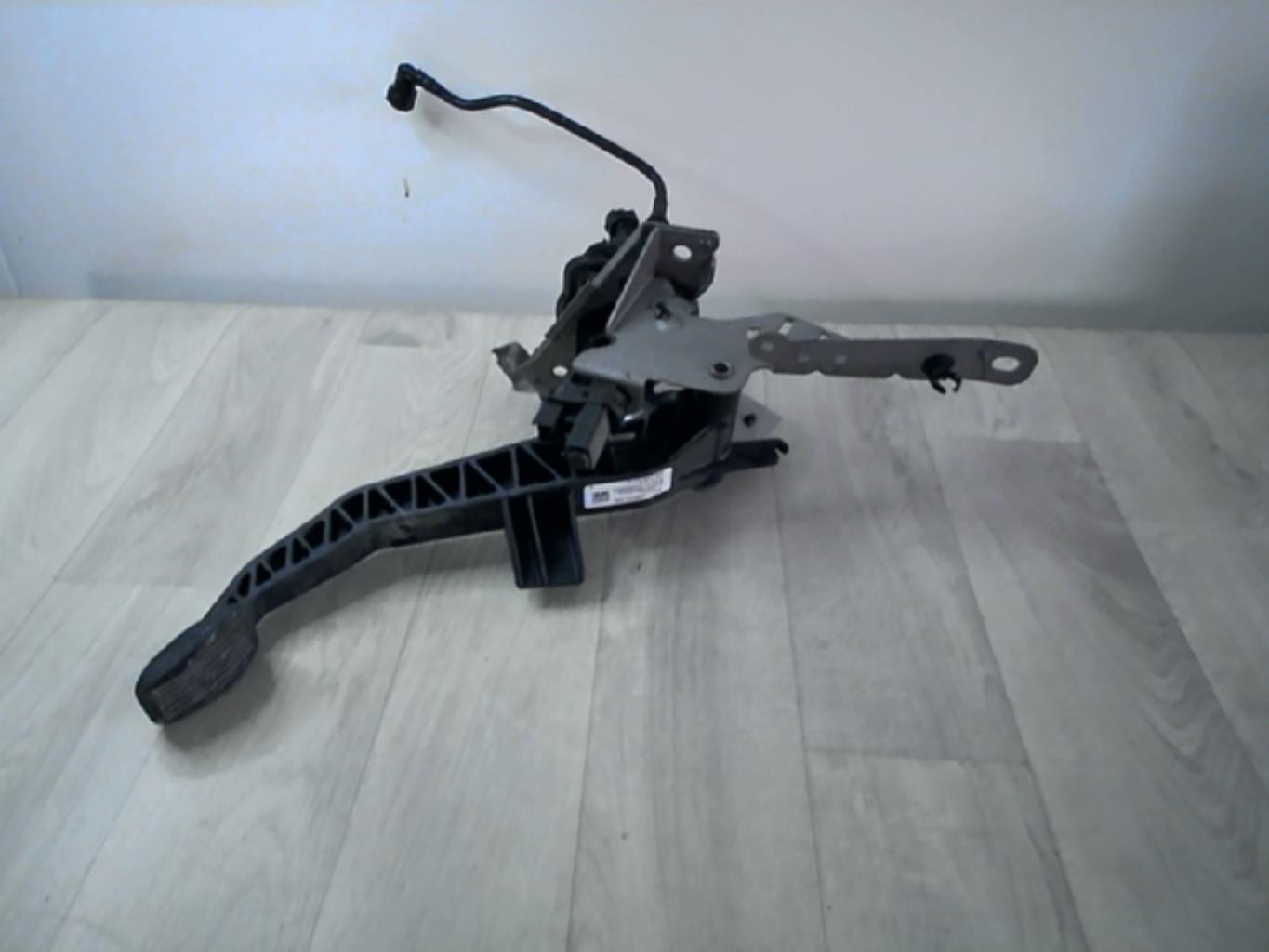 Pedale de frein VOLVO V 50 PHASE 2 BREAK Diesel - 1