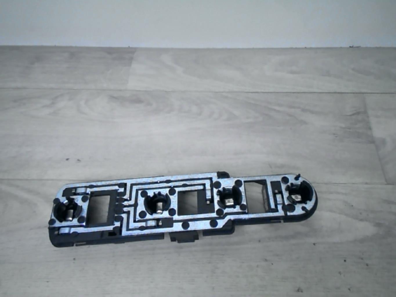 Base portalampade fanale posteriore destro MERCEDES CLASSE A 168 PHASE 2 Diésel - 1