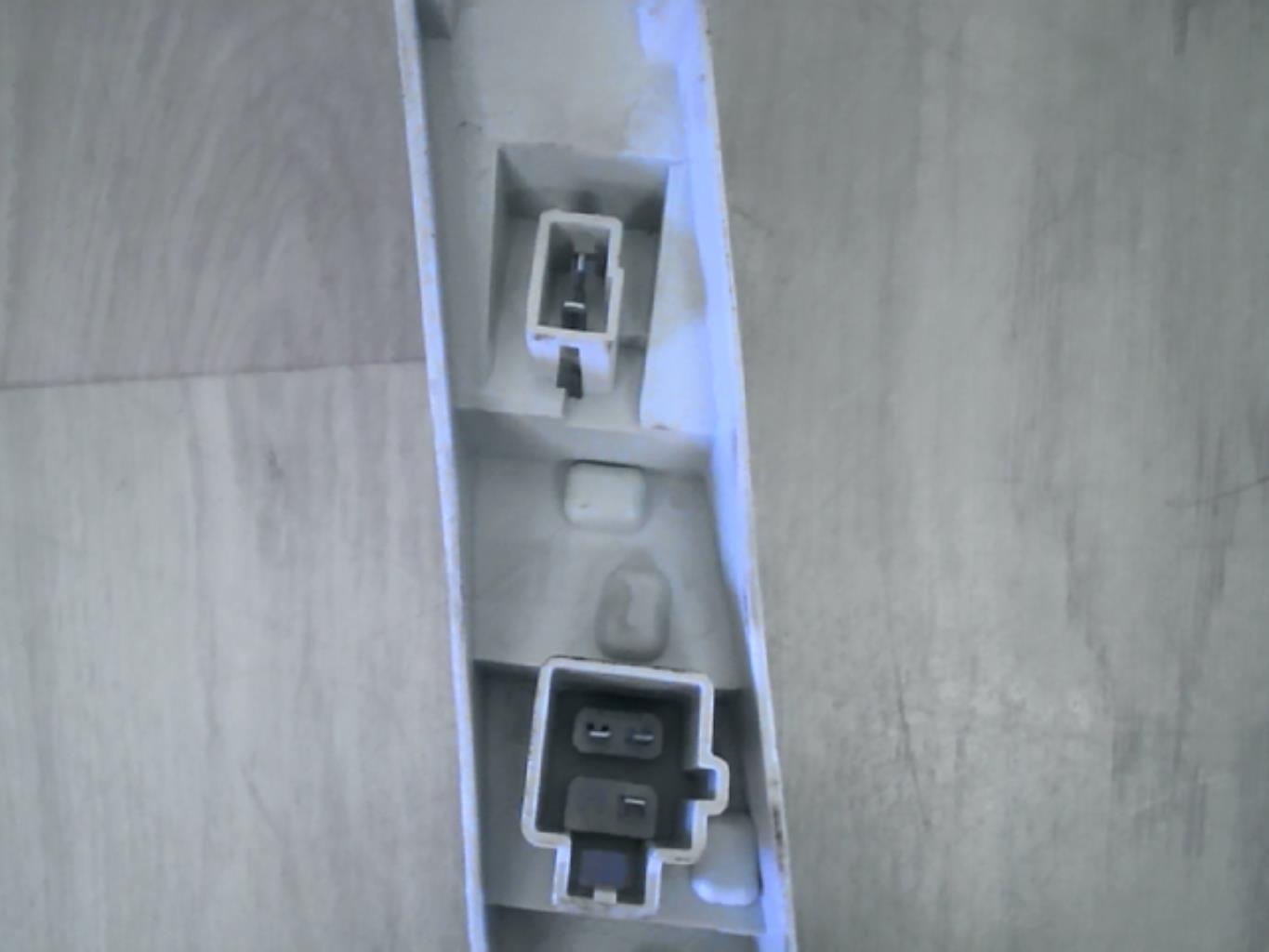 Base portalampade fanale posteriore sinistro VOLVO V 50 PHASE 2 BREAK Diésel - 1