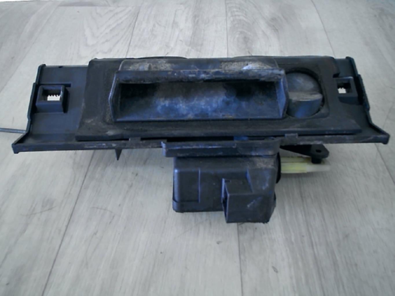 Bouton de coffre PEUGEOT 206 Diesel - 1
