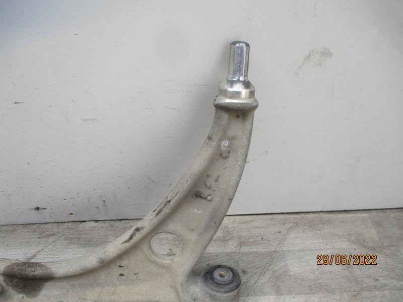 Triangle avant droit VOLKSWAGEN PASSAT 5 Diesel - 1