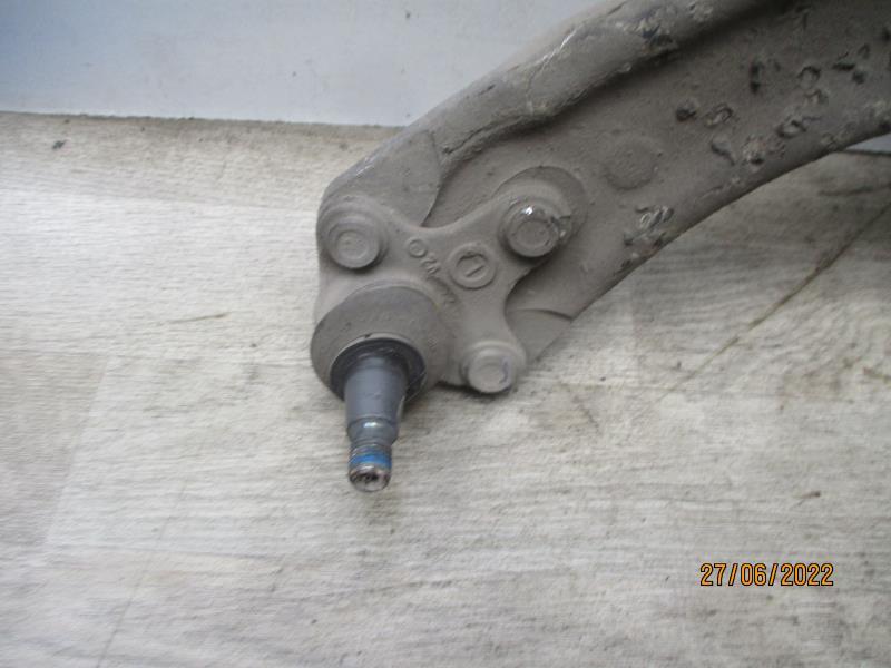 Triangolo anteriore sinistro VOLKSWAGEN PASSAT 5 Diésel - 1