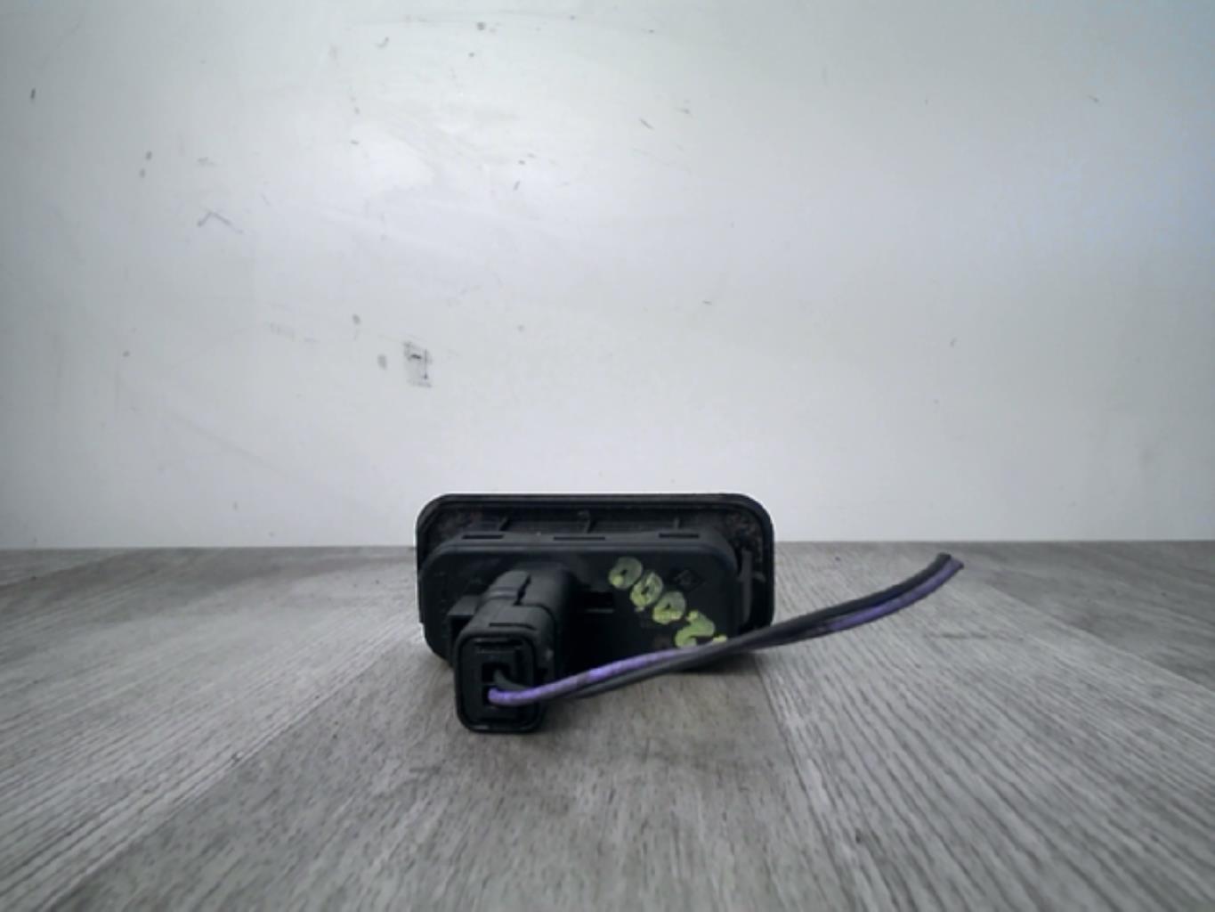 Bouton de coffre RENAULT SCENIC 2 PHASE 1 Diesel - 1