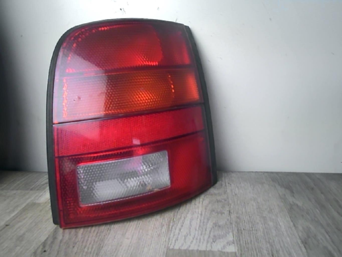 Fanale posteriore principale destro (luci) NISSAN MICRA 2 PHASE 1  - 1