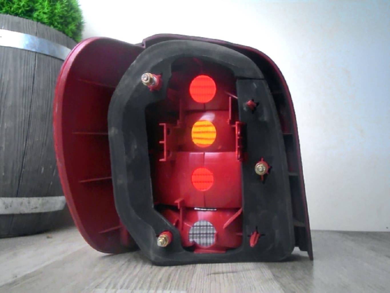 Fanale posteriore principale destro (luci) VOLKSWAGEN POLO 3 PHASE 2 Gasolina - 1