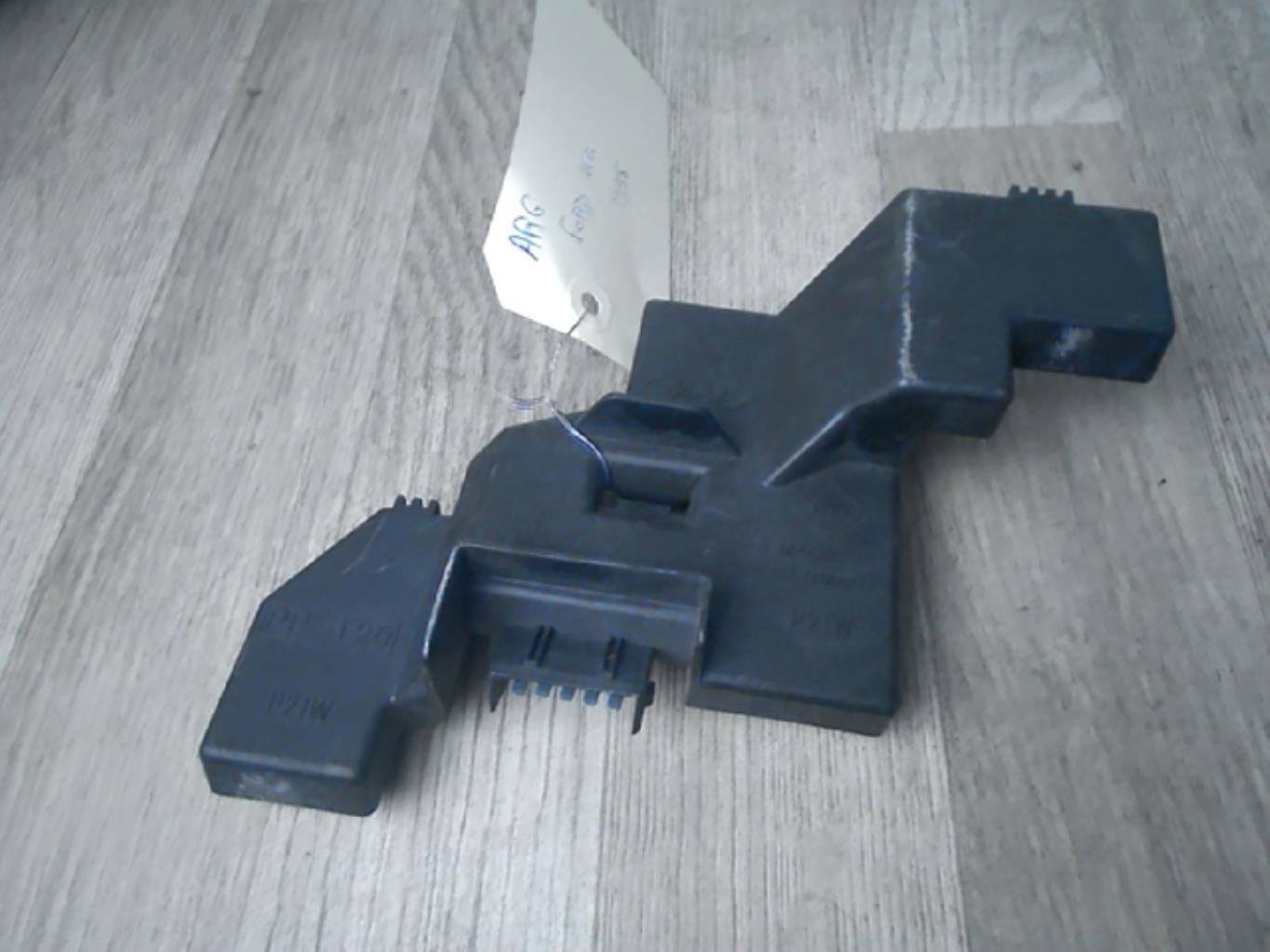 Base portalampade fanale posteriore sinistro FORD KA 1 PHASE 1  - 1