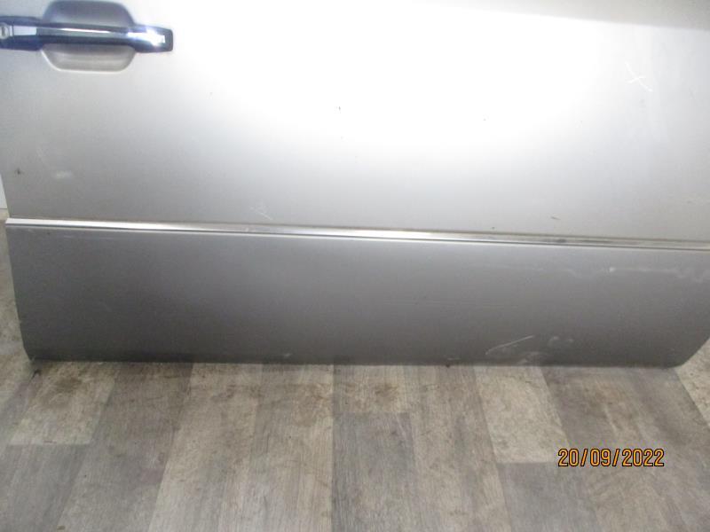 Portiera anteriore destra MERCEDES CLASSE E 124  - 1