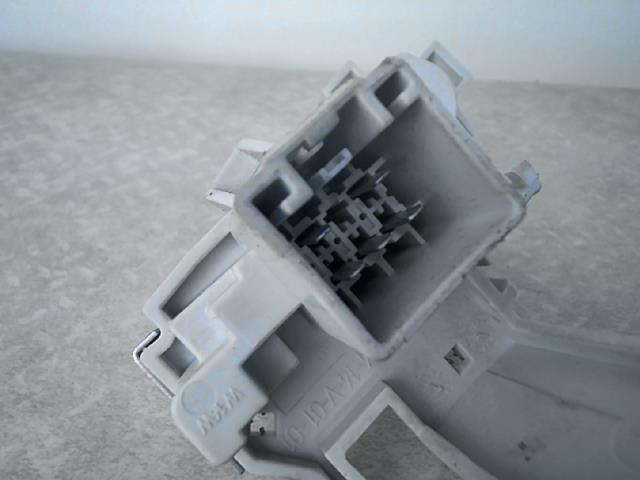 Base portalampade fanale posteriore sinistro FORD FIESTA 6 PHASE 1 Gasolina - 1