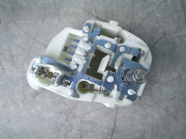 Base portalampade fanale posteriore sinistro BMW SERIE 3 E90 PHASE 2 Diésel - 1