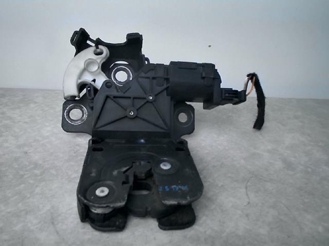 Serrure de hayon AUDI A4 2 AVANT PHASE 2 BREAK Diesel - 1