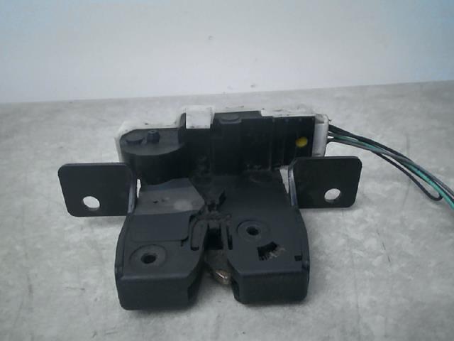 Serrure de hayon RENAULT CLIO 2 PHASE 1 Essence - 1