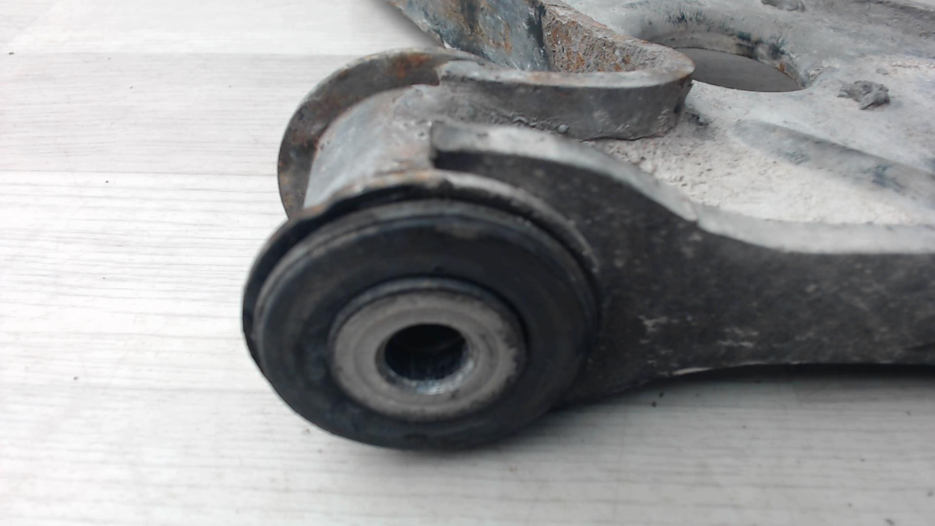 Triangle avant gauche VOLKSWAGEN GOLF 5 Diesel - 1