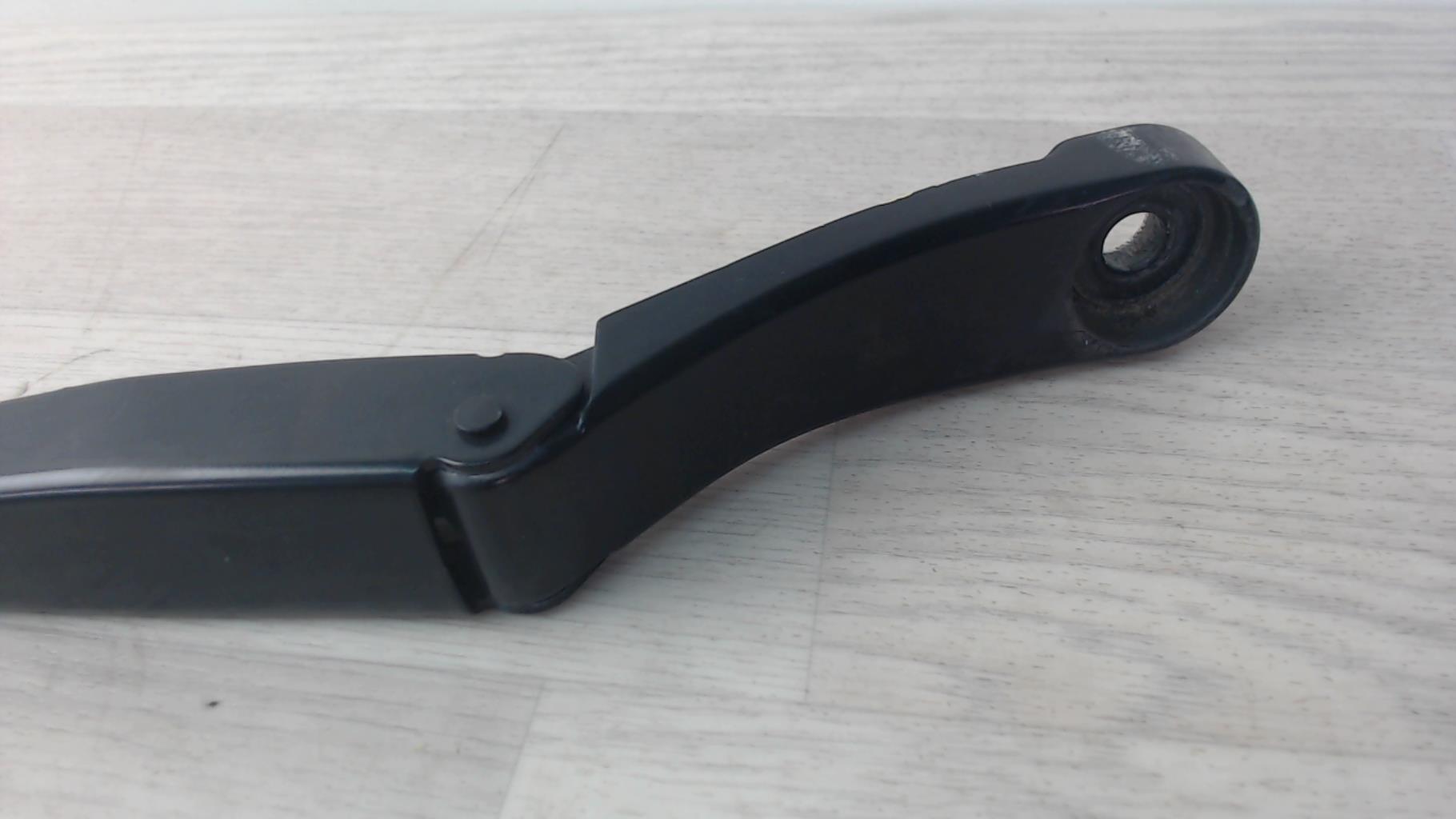 Braccio tergicristallo anteriore sinistro PEUGEOT 308 2 SW PHASE 2 BREAK Diésel - 1