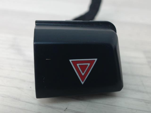 Bouton de warning PEUGEOT 208 1 PHASE 1 Essence - 1