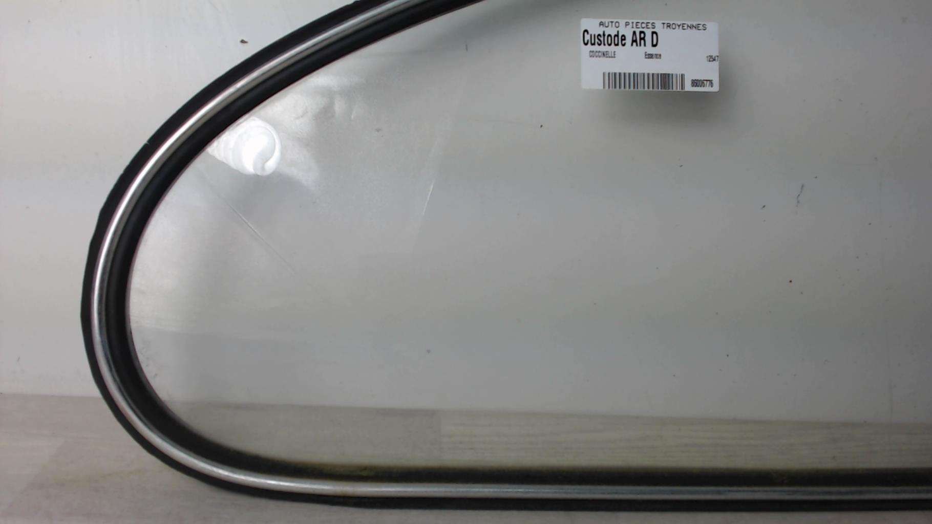 Ventanilla triangular trasera derecha VOLKSWAGEN COCCINELLE Gasolina - 1
