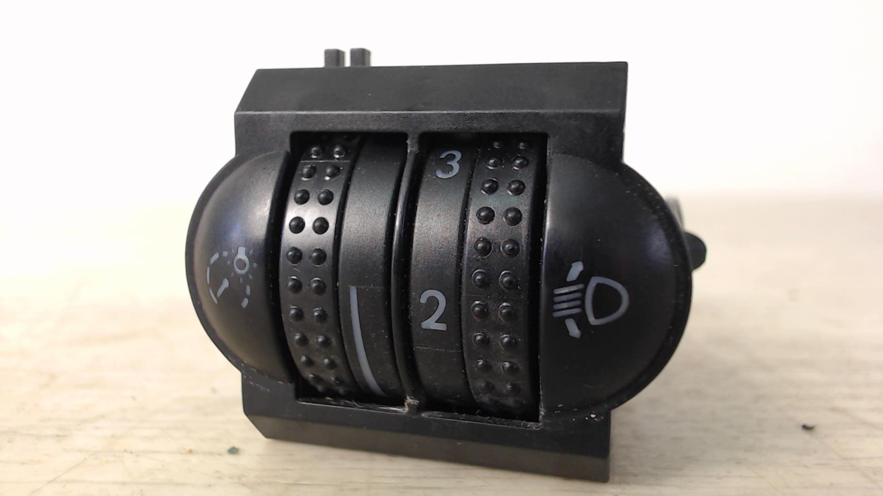 Commande de reglage hauteur de phare VOLKSWAGEN GOLF 6 Diesel - 1