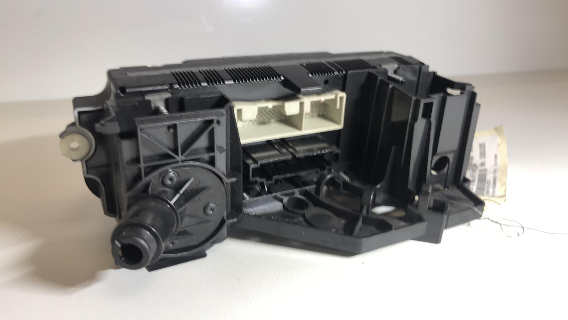 Commande chauffage VOLKSWAGEN GOLF 5 Essence - 1