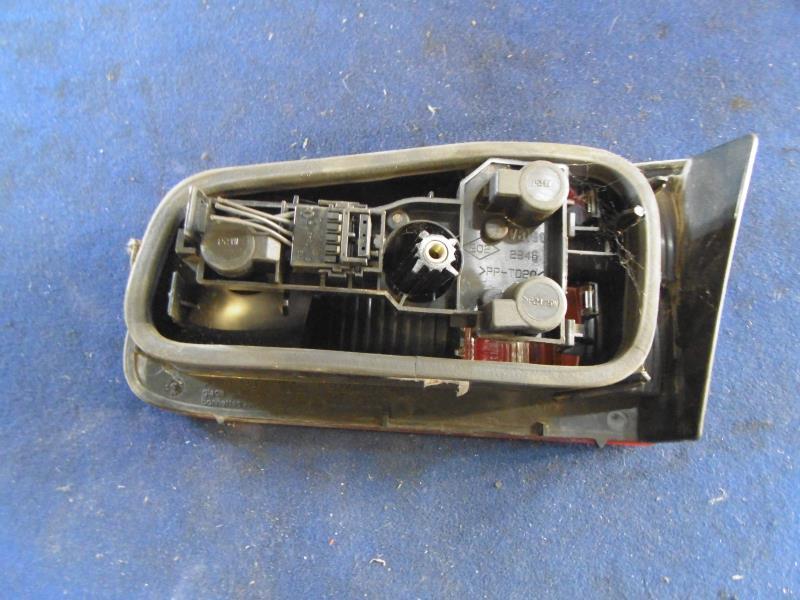 Feu arriere secondaire gauche (feux) RENAULT LAGUNA 2 PHASE 2 Essence - 1