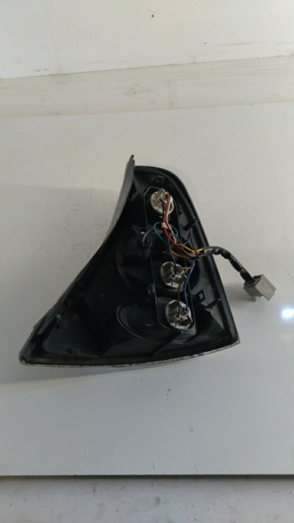 Feu arriere principal gauche (feux) RENAULT CLIO 2 PHASE 2 Essence - 1
