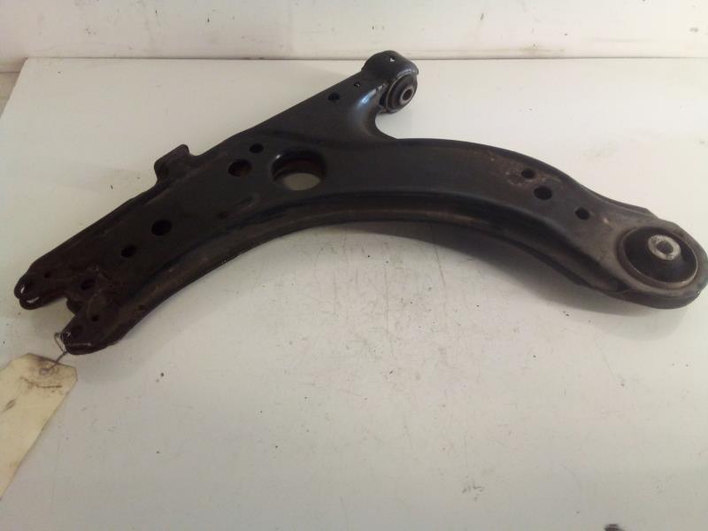 Triangle avant gauche VOLKSWAGEN GOLF 4 Diesel - 1