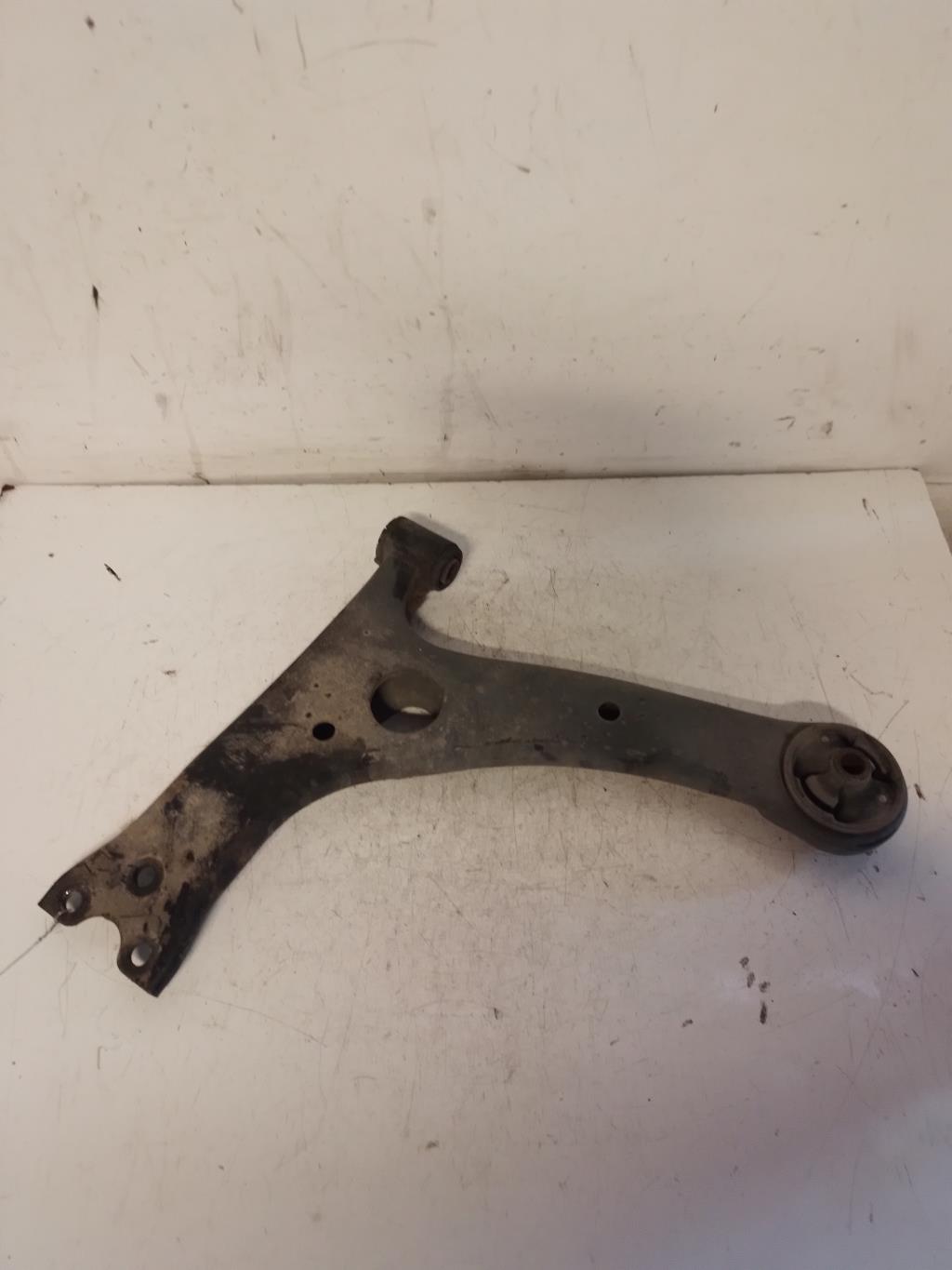 Triangle avant droit TOYOTA COROLLA VERSO 2 PHASE 1 Essence - 1