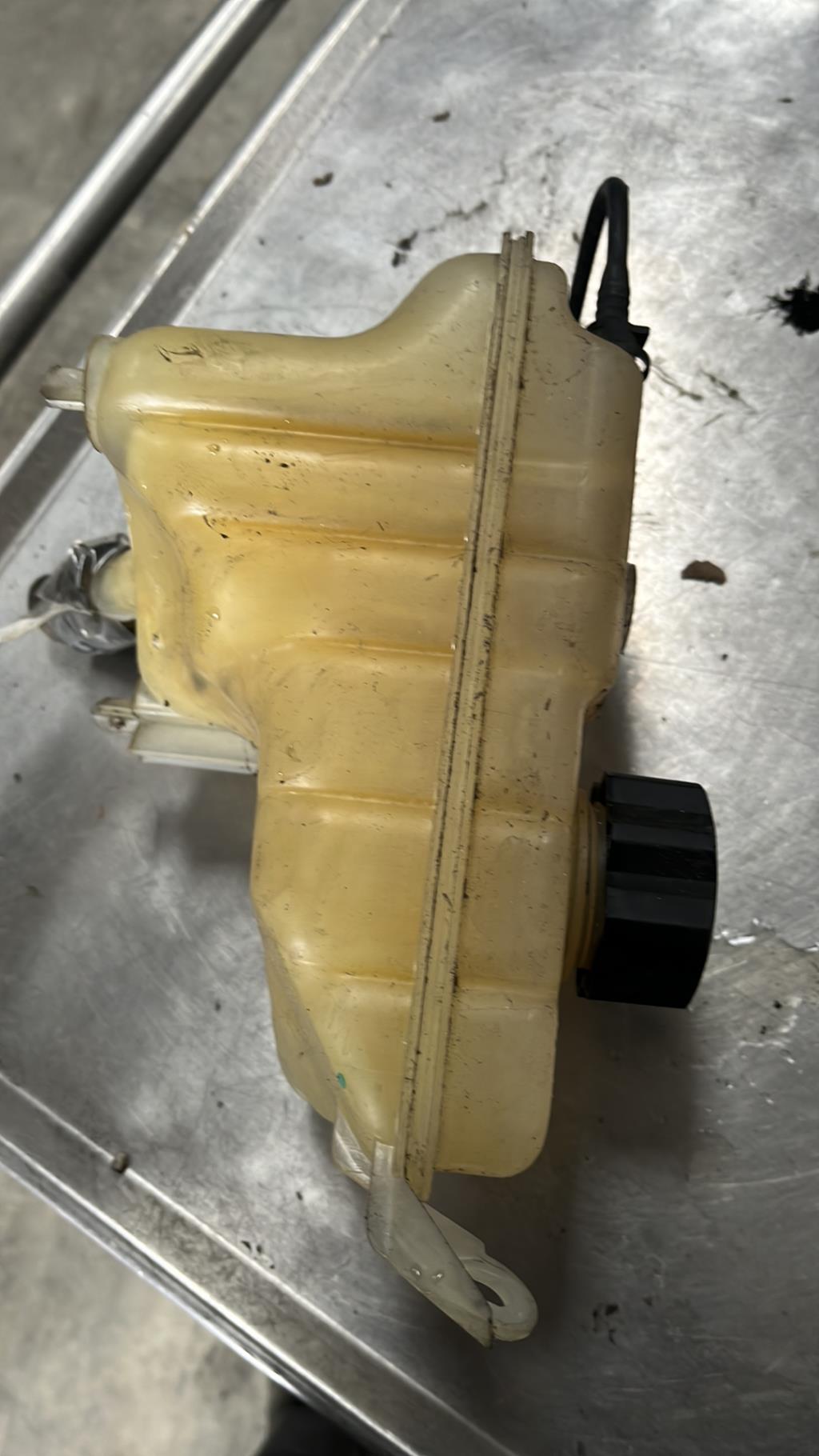 Vase d'expansion PEUGEOT 407 PHASE 1 BREAK Diesel - 1