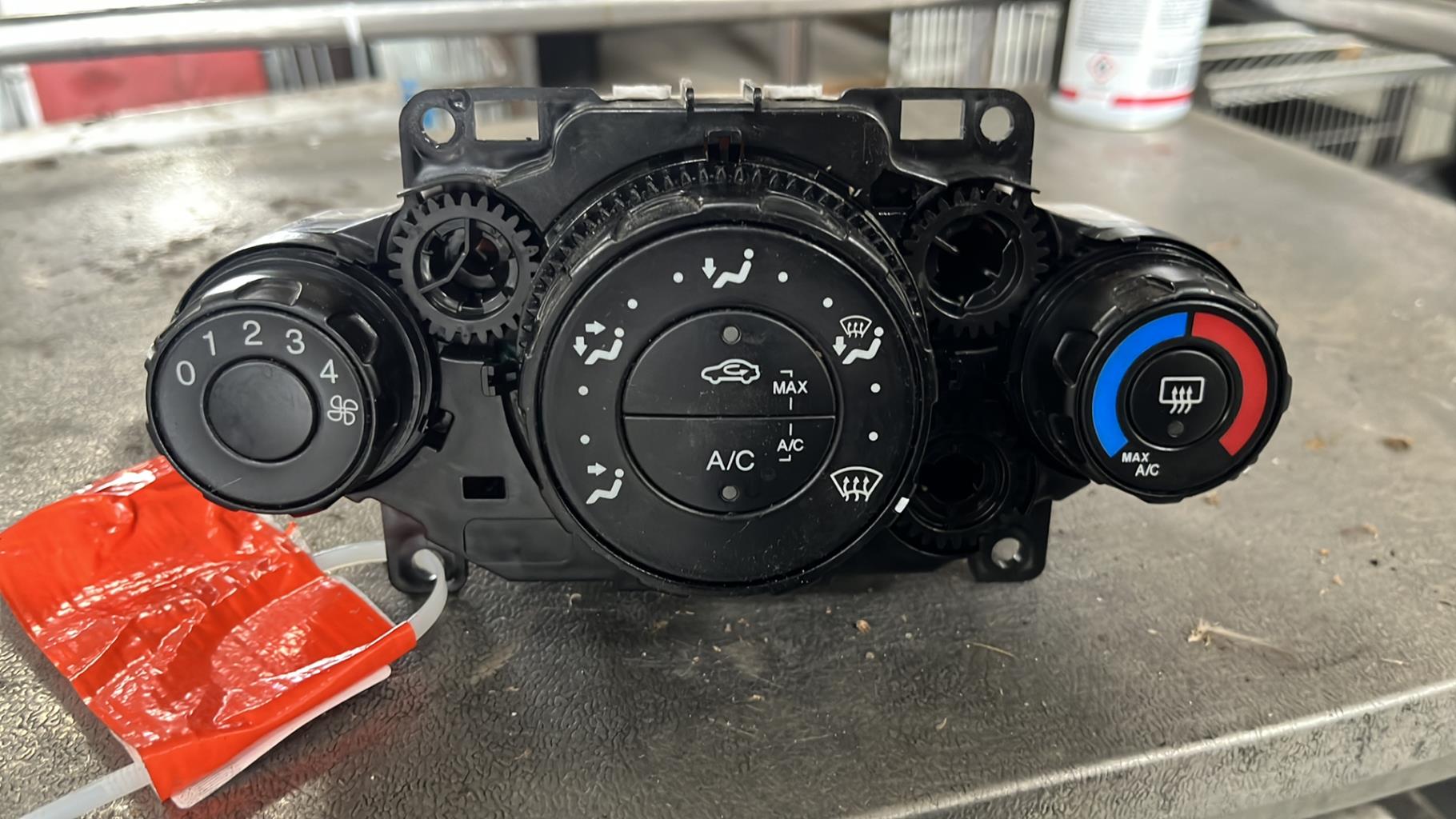 Commande chauffage FORD FIESTA 6 PHASE 1 Diesel - 1