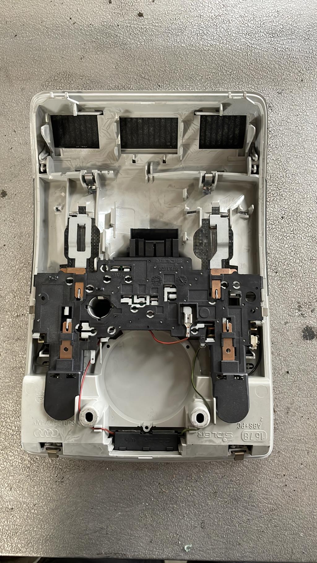 Eclairage de plafonnier AUDI A3 2 SPORTBACK PHASE 1 Diesel - 1