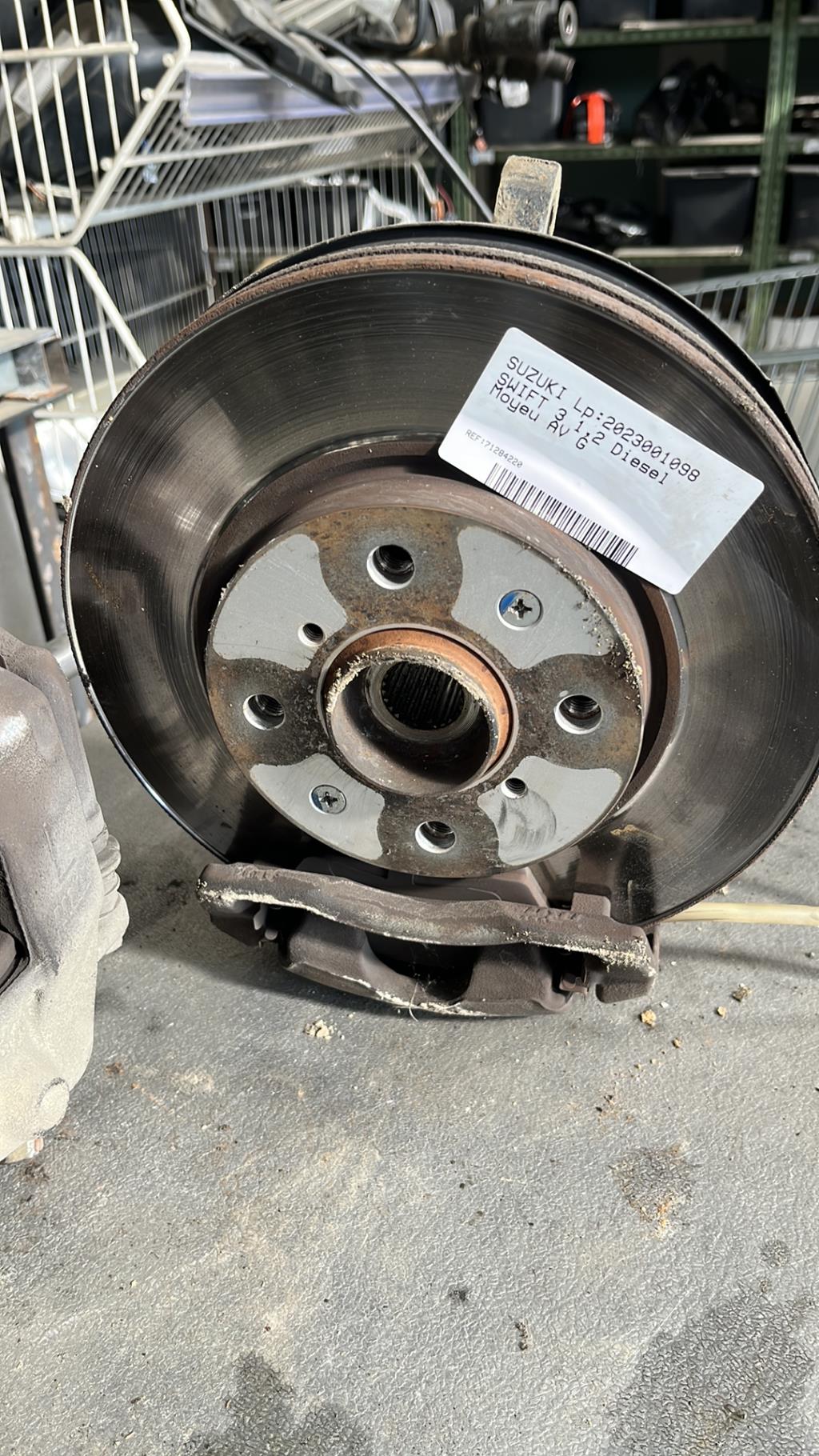 Moyeu avant gauche SUZUKI SWIFT 3 Diesel - 1