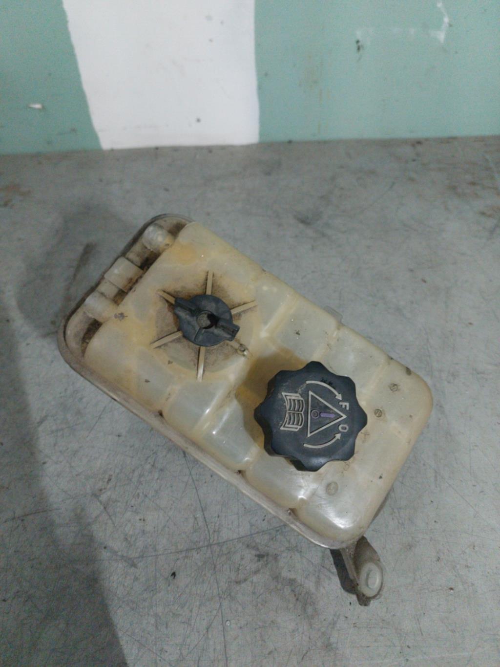 Vase d'expansion PEUGEOT 407 PHASE 1 Diesel - 1