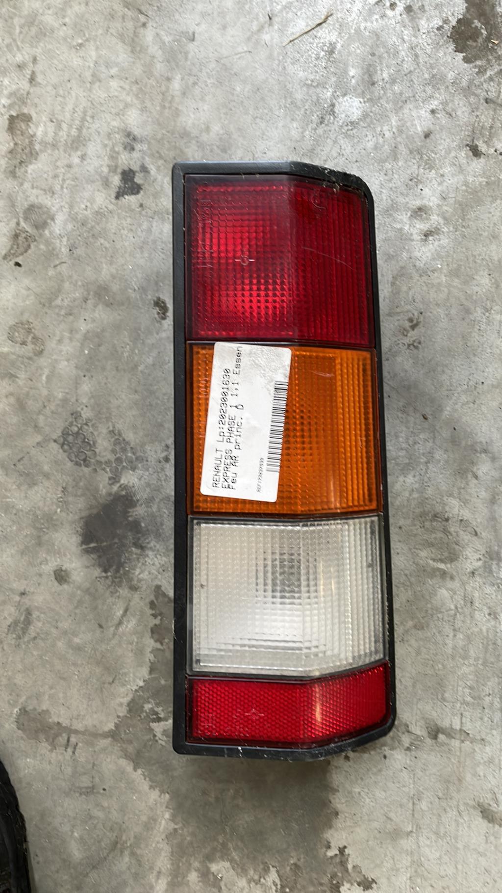 Feu arriere principal droit (feux) RENAULT EXPRESS PHASE 1 Essence - 1