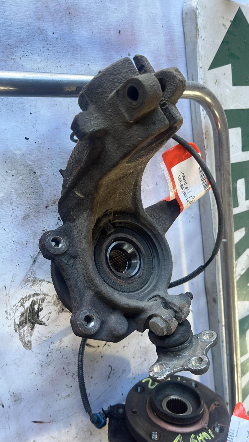Moyeu avant droit PEUGEOT 207 PHASE 1 Diesel - 1