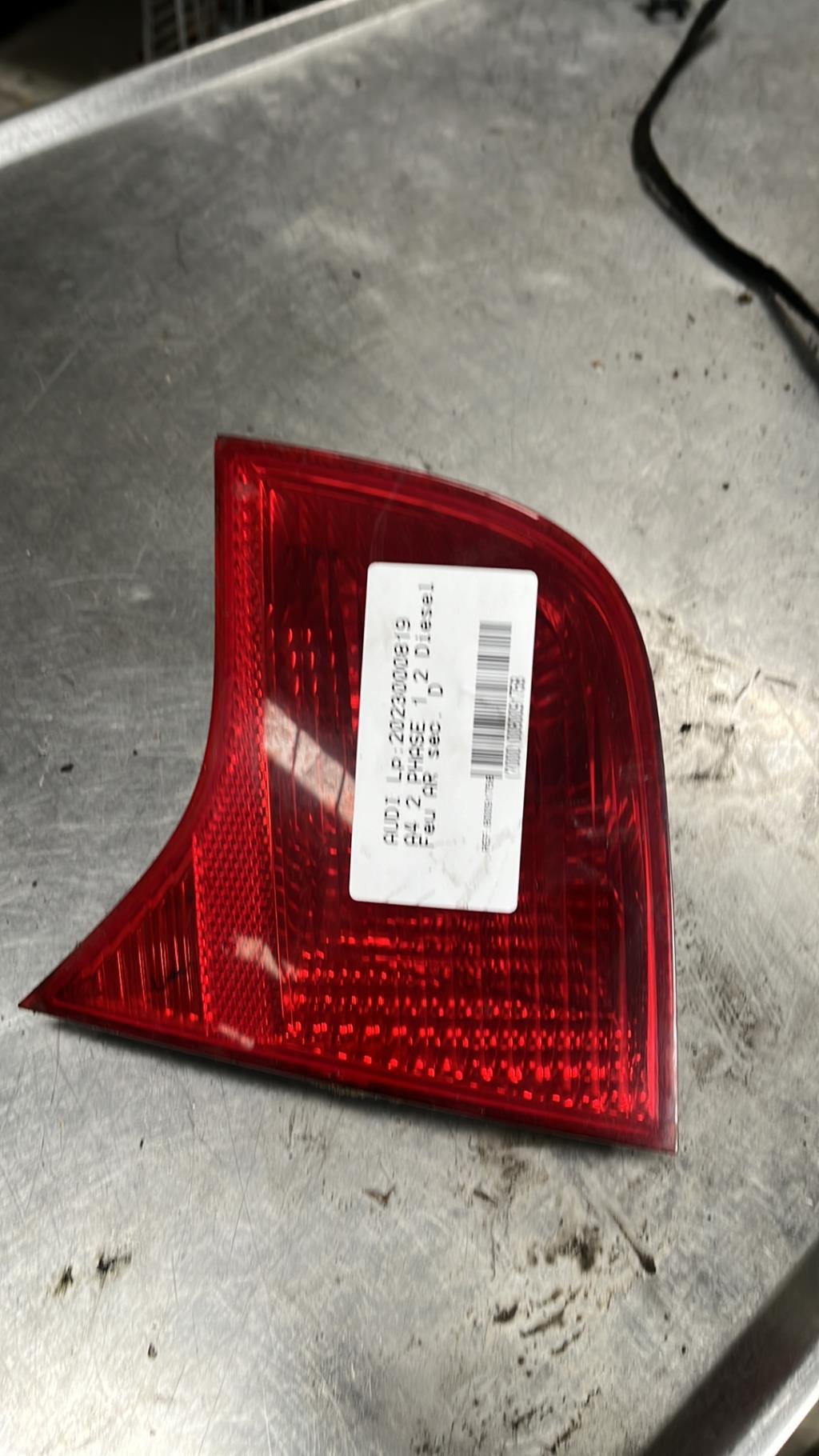 Feu arriere secondaire droit (feux) AUDI A4 2 PHASE 1 Diesel - 1
