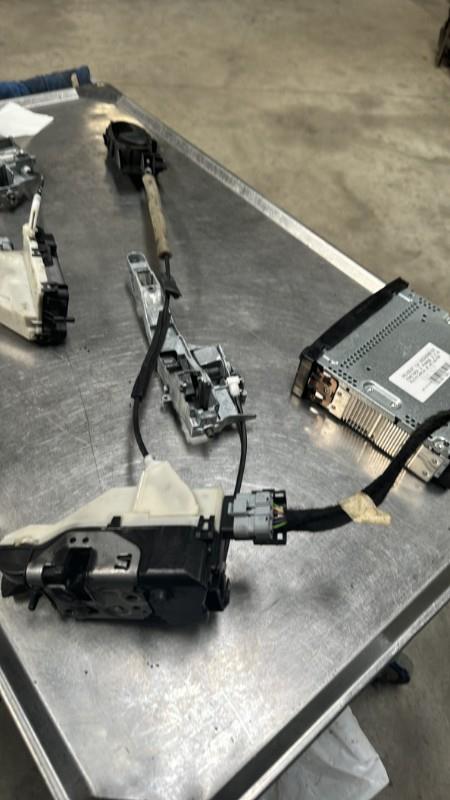 Serrure avant gauche PEUGEOT PARTNER 2 PHASE 3 Diesel - 1