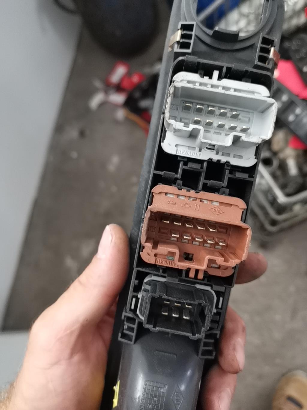 Interrupteur de leve vitre RENAULT ESPACE 4 PHASE 2 Diesel - 1