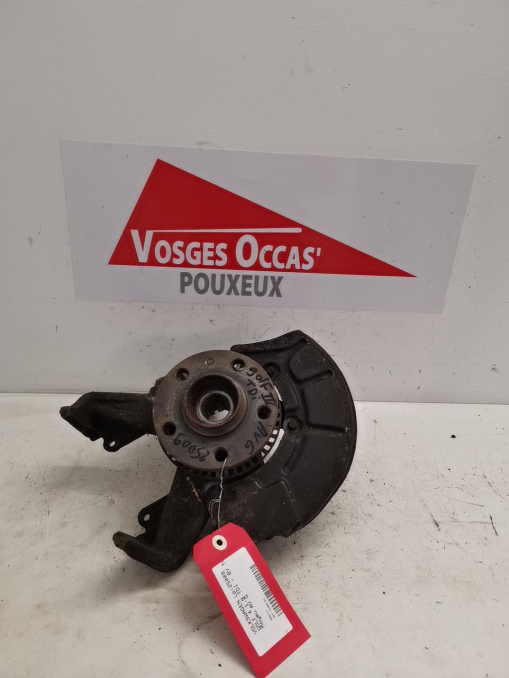 Moyeu avant gauche VOLKSWAGEN GOLF 4 Diesel - 1