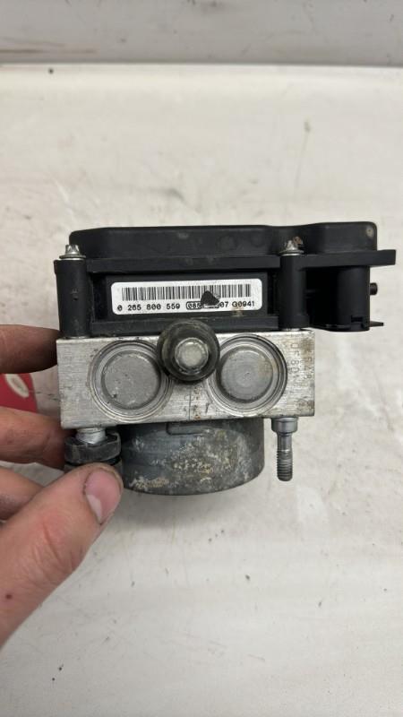 Bloc ABS (freins anti-blocage) RENAULT CLIO 3 PHASE 1 Essence - 1